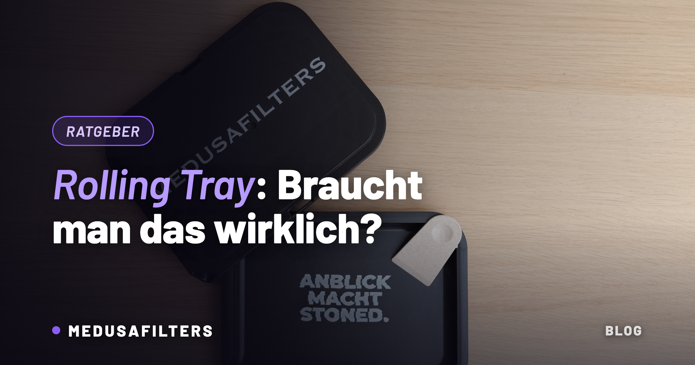 Rolling Tray aus Hanffaser mit Deckel und Schaber auf einem Holztisch